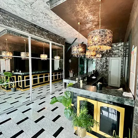 Sunny Plaza Celebrity Apartment *