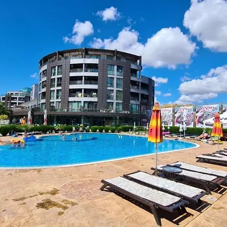 Sunny Plaza Celebrity Apartment